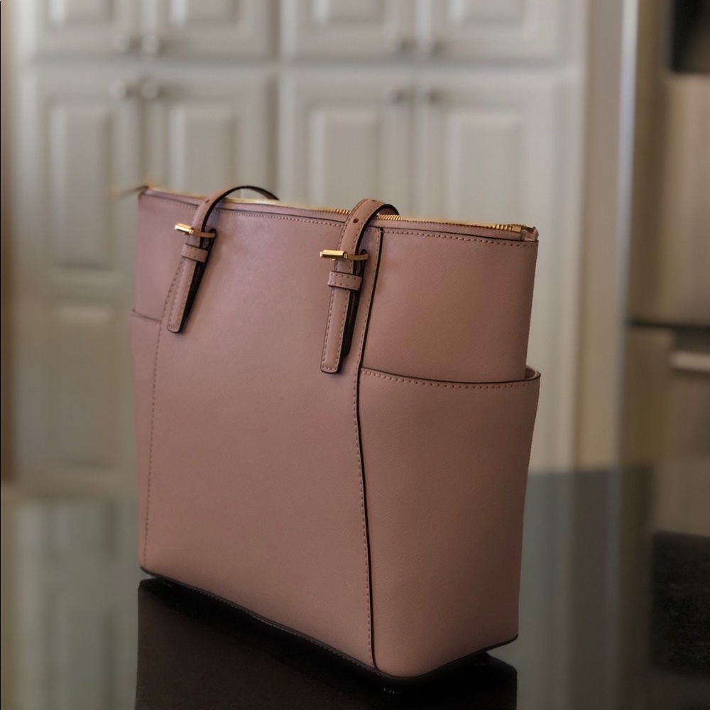 michael kors purse - Picture 4 of 8